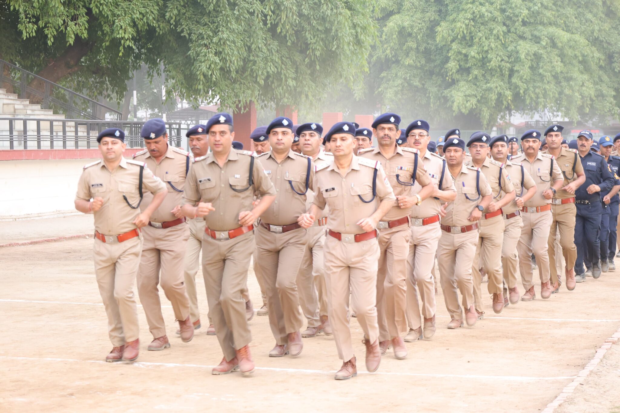 एसएसपी देहरादून ने पुलिस लाइन में परेड का निरीक्षण किया परखी कर्मियों की दक्षता