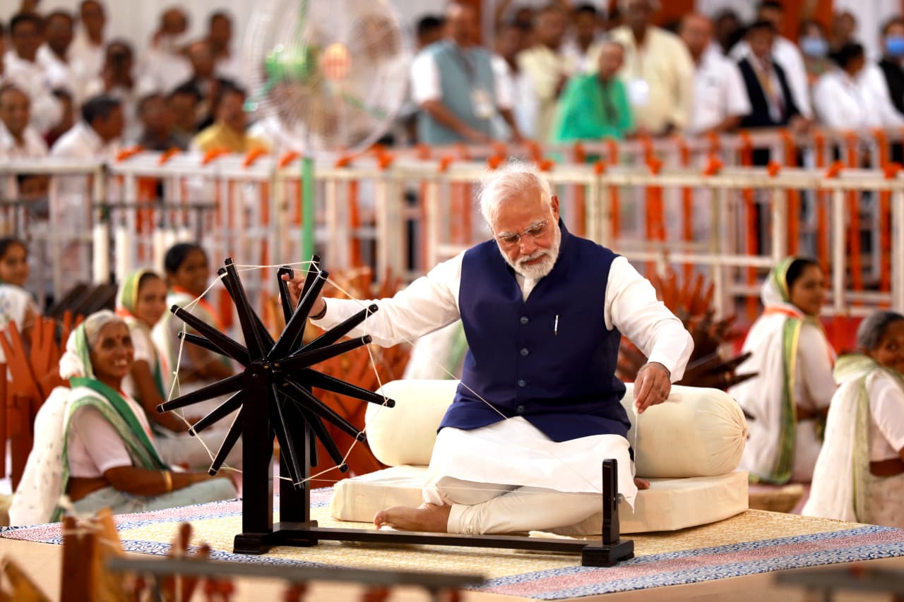 खादी एवं ग्रामोद्योग क्षेत्र ने रचा इतिहास