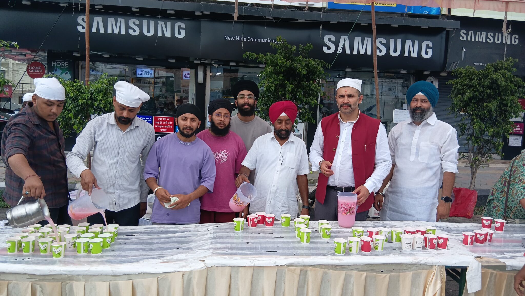 गुरु अर्जन देव जी के शहीदी दिवस पर छबील एवं लंगर का आयोजन