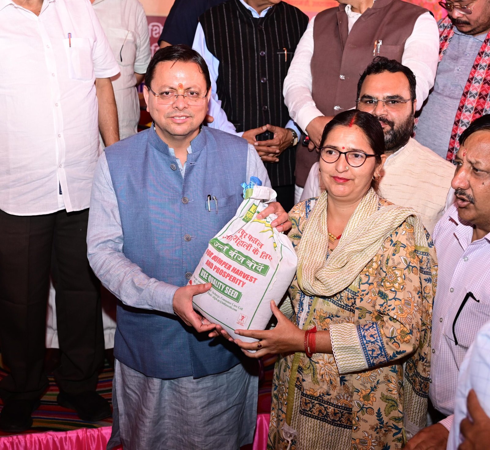जनसमस्याओं का समयबद्ध समाधान करें अधिकारी : धामी